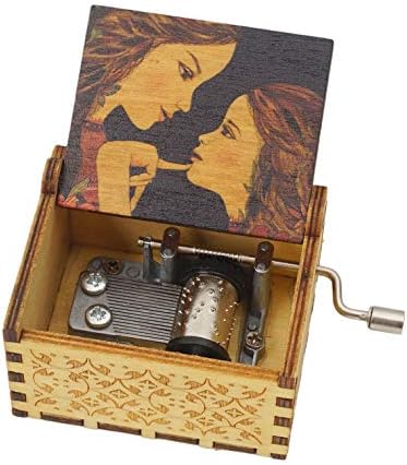 Музичка кутија Slgift Wood, рачен ласерски врежан гроздобер музички кутии кутии за подароци за роденден/Божиќ/денови на в Valentубените/Денот на благодарноста